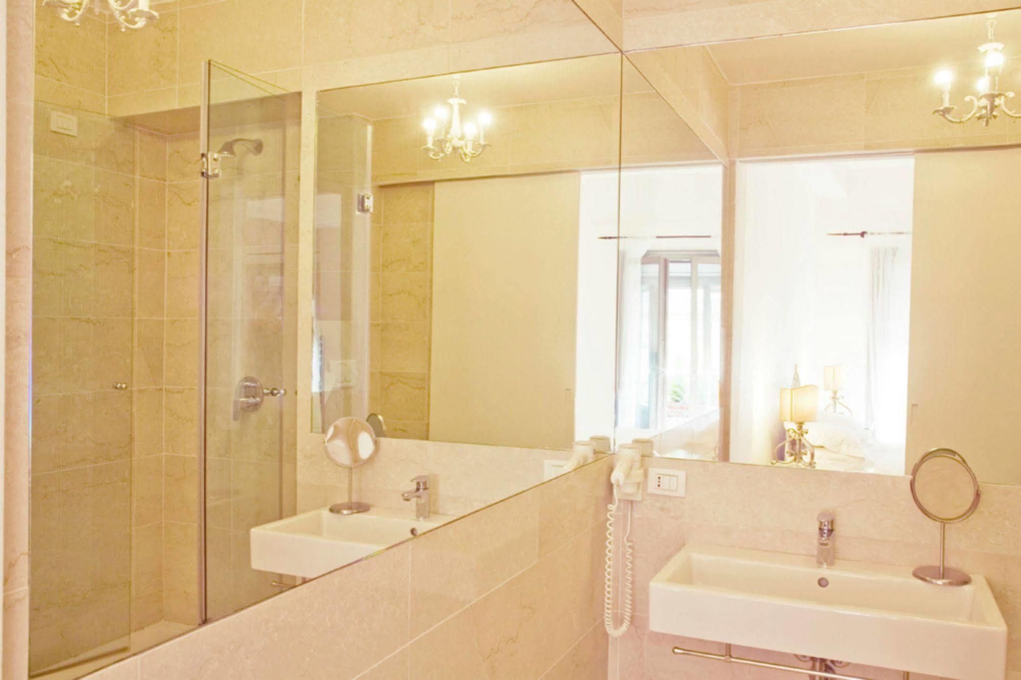 Milano Suites Экстерьер фото